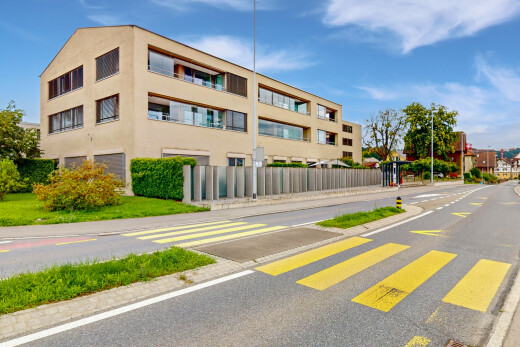 außenansicht mit day time, zaun, und property visible