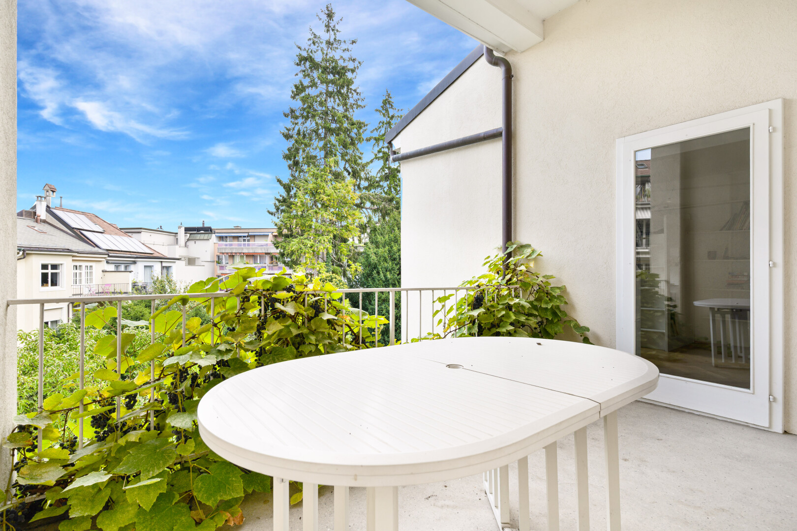 patio / terrace featuring a balcony