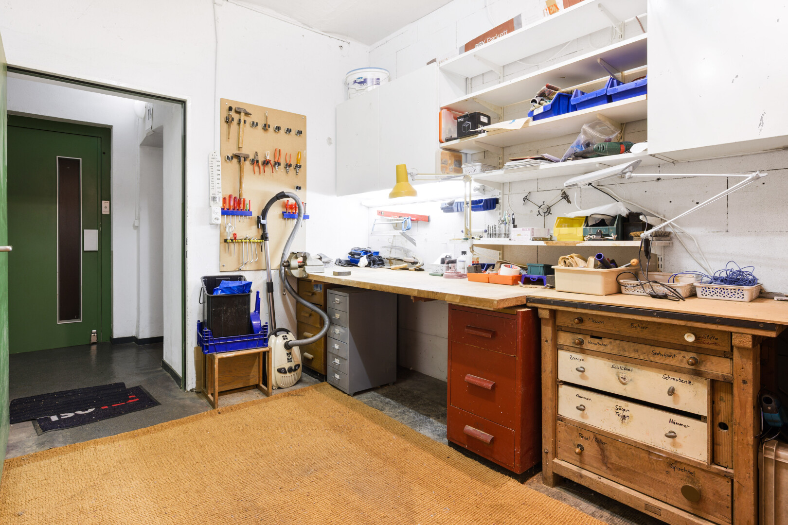 kitchen featuring elevator