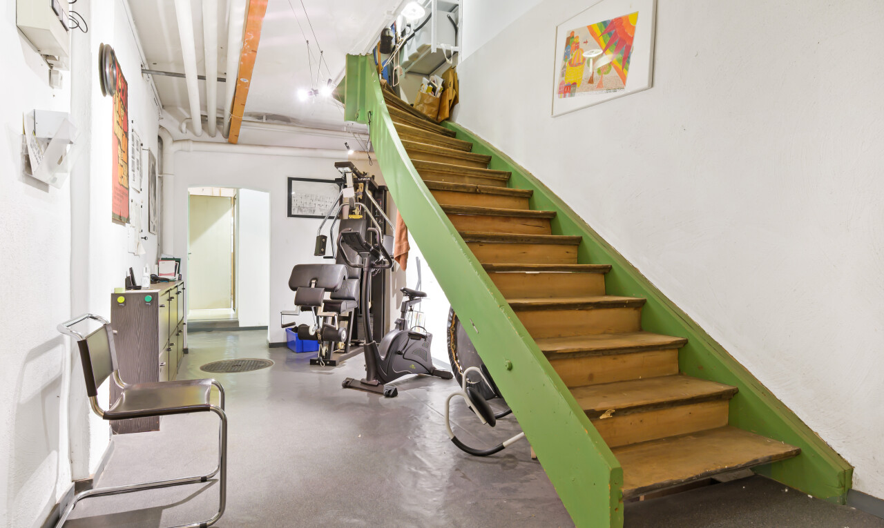 treppe mit drywall, gipskartonwand, inside property, und treppen