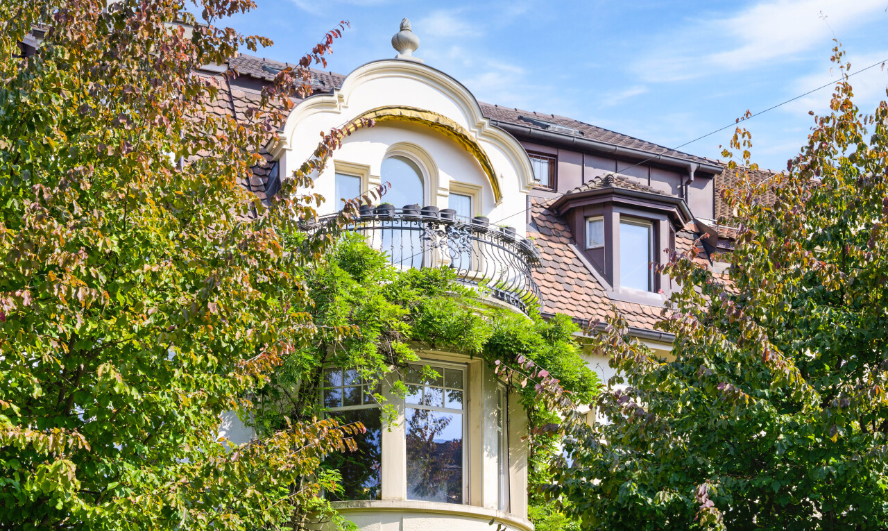 outdoor house featuring stucco siding