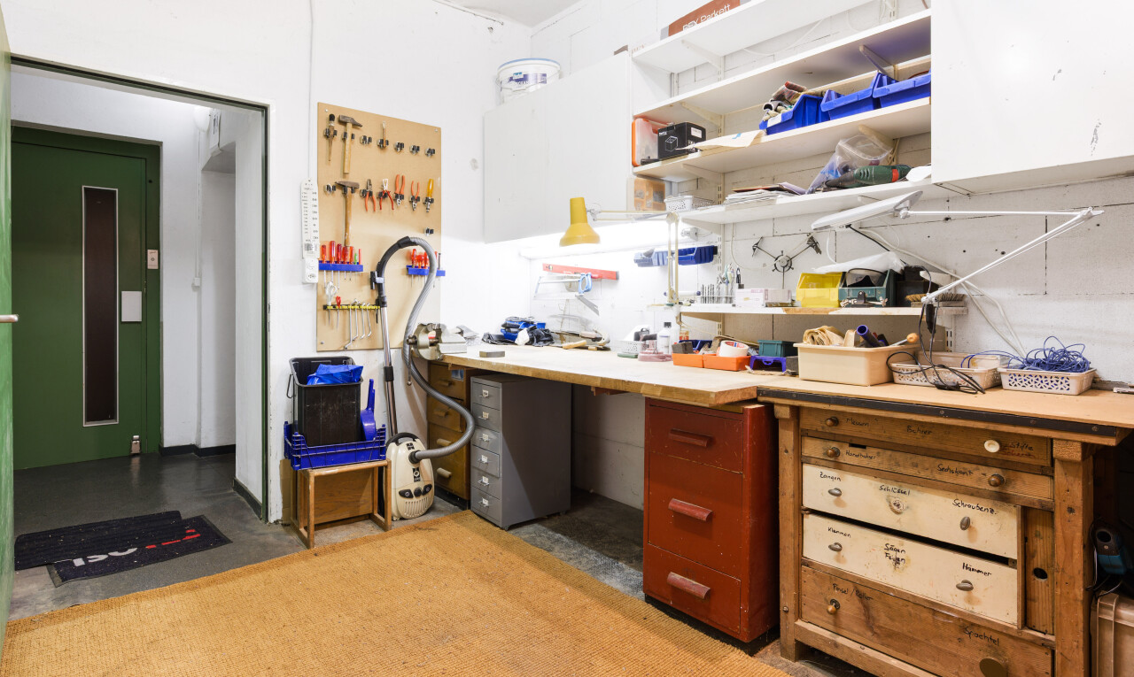 küche mit aufzug und inside property