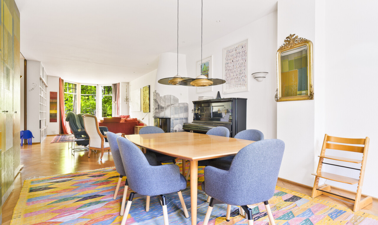 esszimmer mit natural light, natürliches licht, inside property, drywall, und gipskartonwand