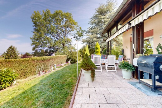terrasse avec gril, from property, pelouse, day time, et terrasse