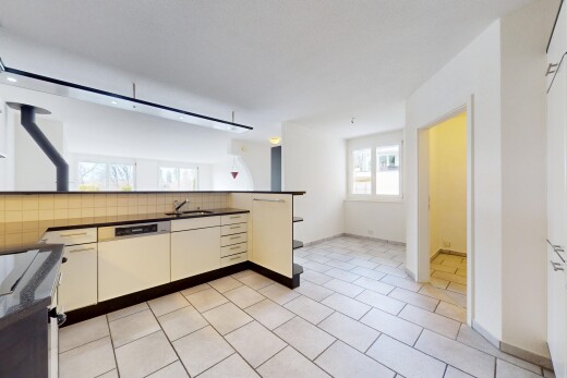 küche mit geschirrspülmaschine, gipskartonwand, natürliches licht, arbeitsplatten, und waschbecken