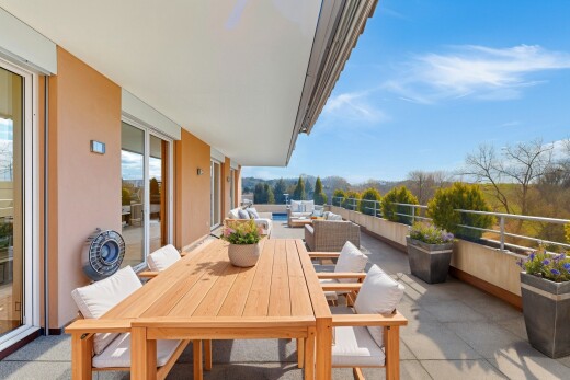 terrasse mit essbereich im freien, balkon, und wohnraum im freien