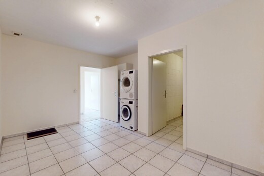 wäschekammer mit fliesenboden, wäscherei, waschturm, und gipskartonwand