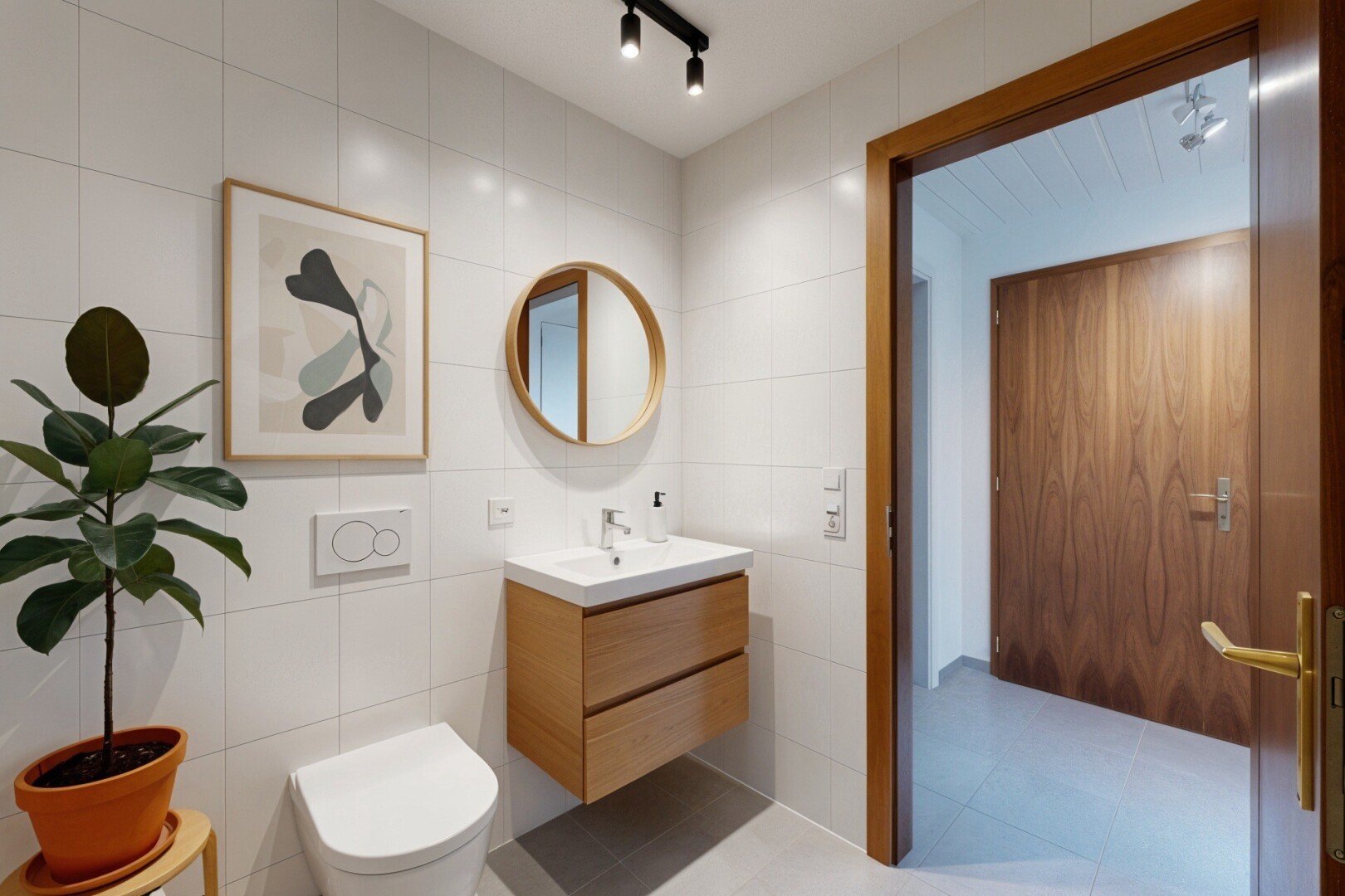 salle de bains avec mur en carrelage, tile wall, miroir, inside property, et toilette