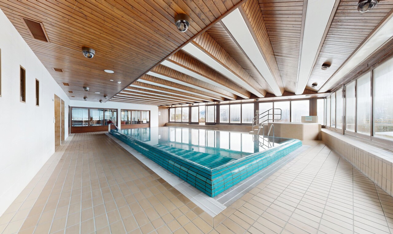 piscine avec inside community et rampe
