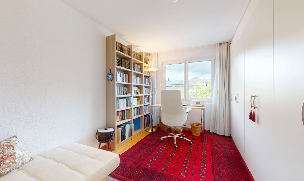 büro mit inside property, natural light, und natürliches licht