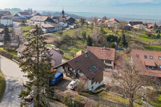 façade avec vue résidentielle
