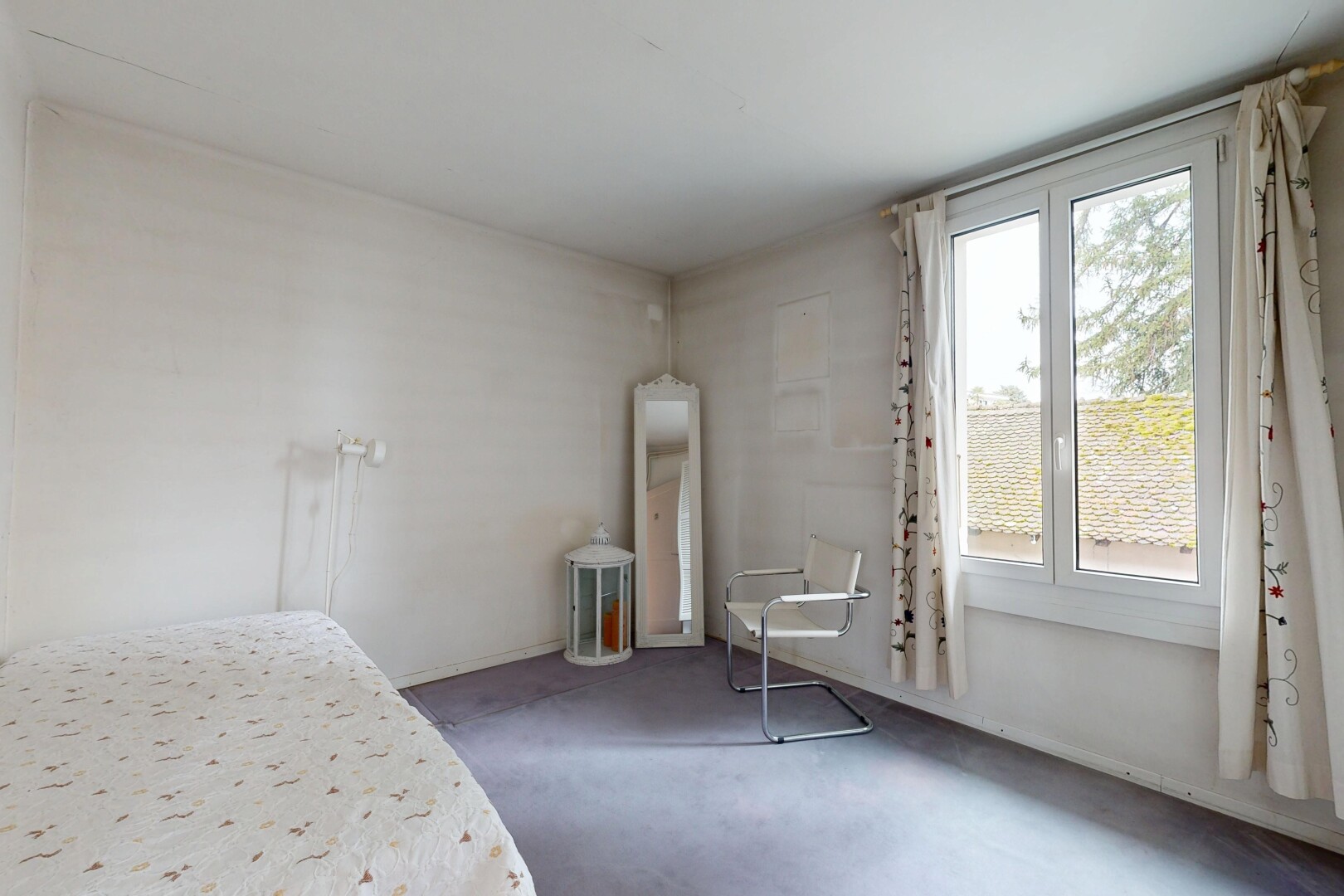chambre avec lumière naturelle, natural light, inside property, moquette, et carpet