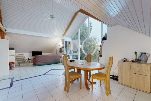 esszimmer mit natural light, natürliches licht, wood ceiling, holzdecke, und inside property