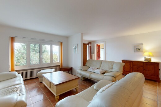wohnzimmer mit kühler, inside property, natürliches licht, natural light, und gipskartonwand