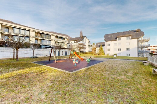 view of apartment building / complex