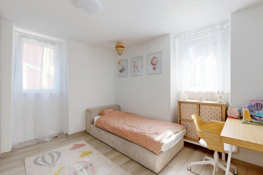 chambre avec cloison sèche, drywall, inside property, lumière naturelle, et natural light