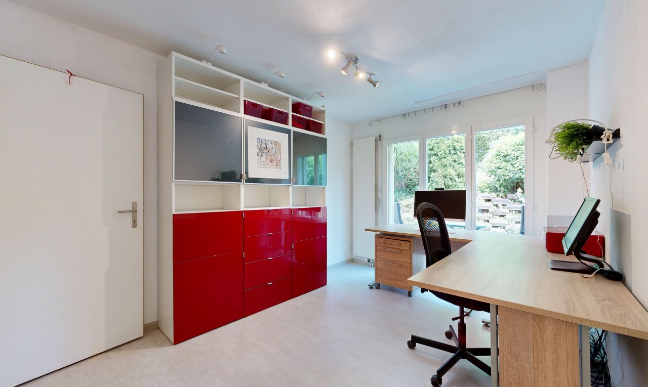 büro mit gipskartonwand, drywall, inside property, bürobereich, und light floor