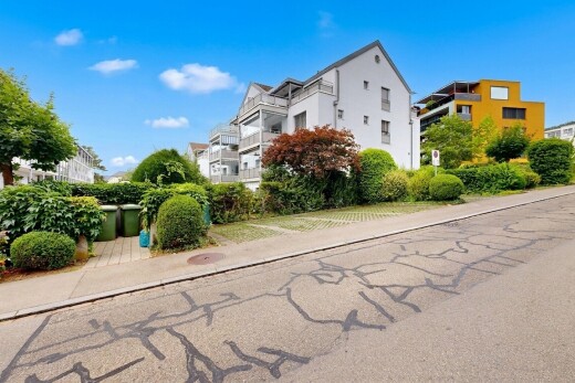 façade avec day time, apartment complex view, et bardage en stuc
