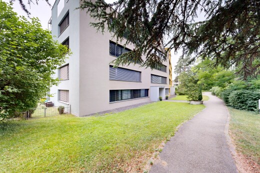 außenansicht mit apartment complex view, blick auf wohnanlage, from community, und overcast