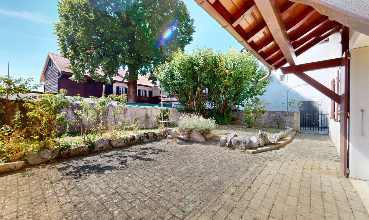 terrasse avec patio et clôture