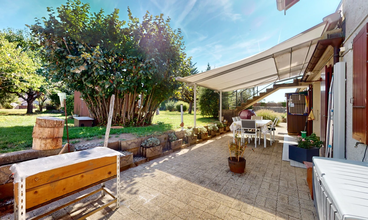 terrasse avec patio
