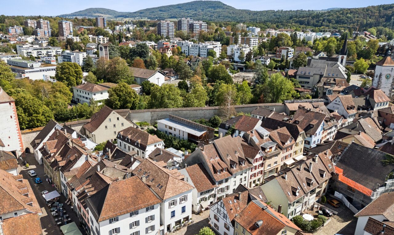 extérieur du bâtiment avec day time, vue sur la montagne, et mountain view