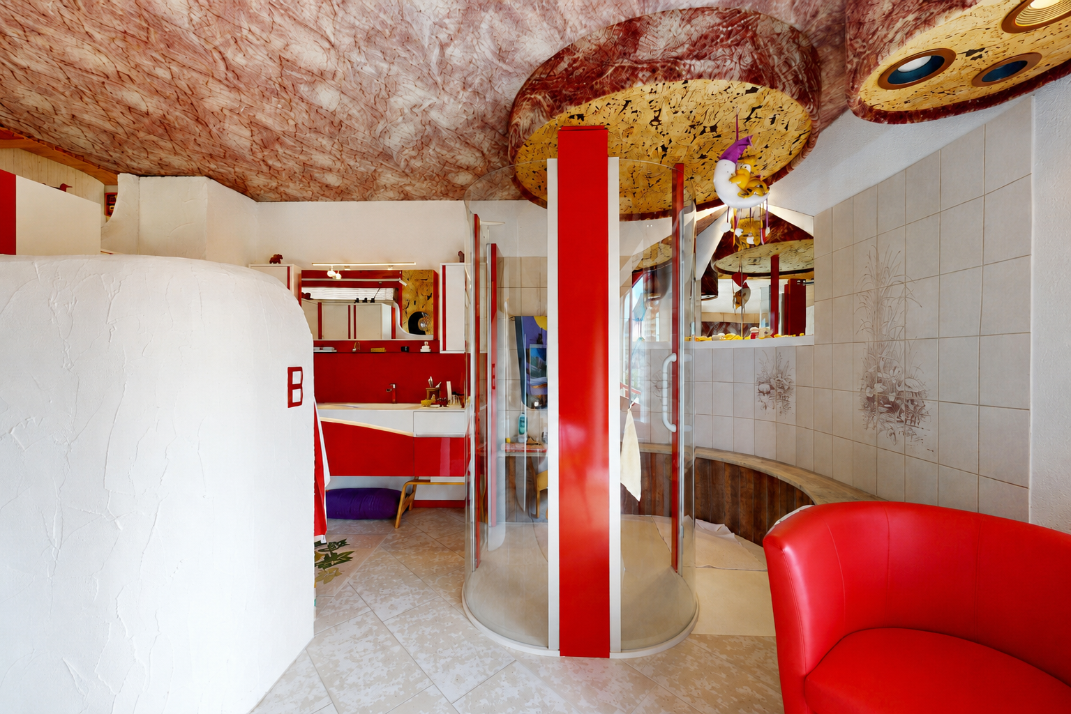 salon avec inside property, sol en carrelage, et tile floor