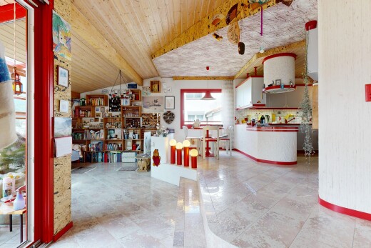 salle à manger avec inside community, plafond à poutres, beamed ceiling, plafond en bois, et wood ceiling