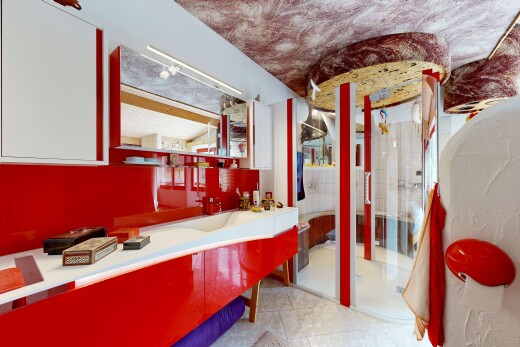 espace intérieur avec inside property, light floor, sol en carrelage, tile floor, et cloison sèche
