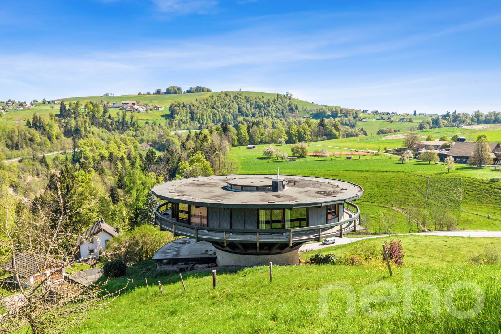 außenansicht mit ländliche aussicht, rural view, day time, und rasen