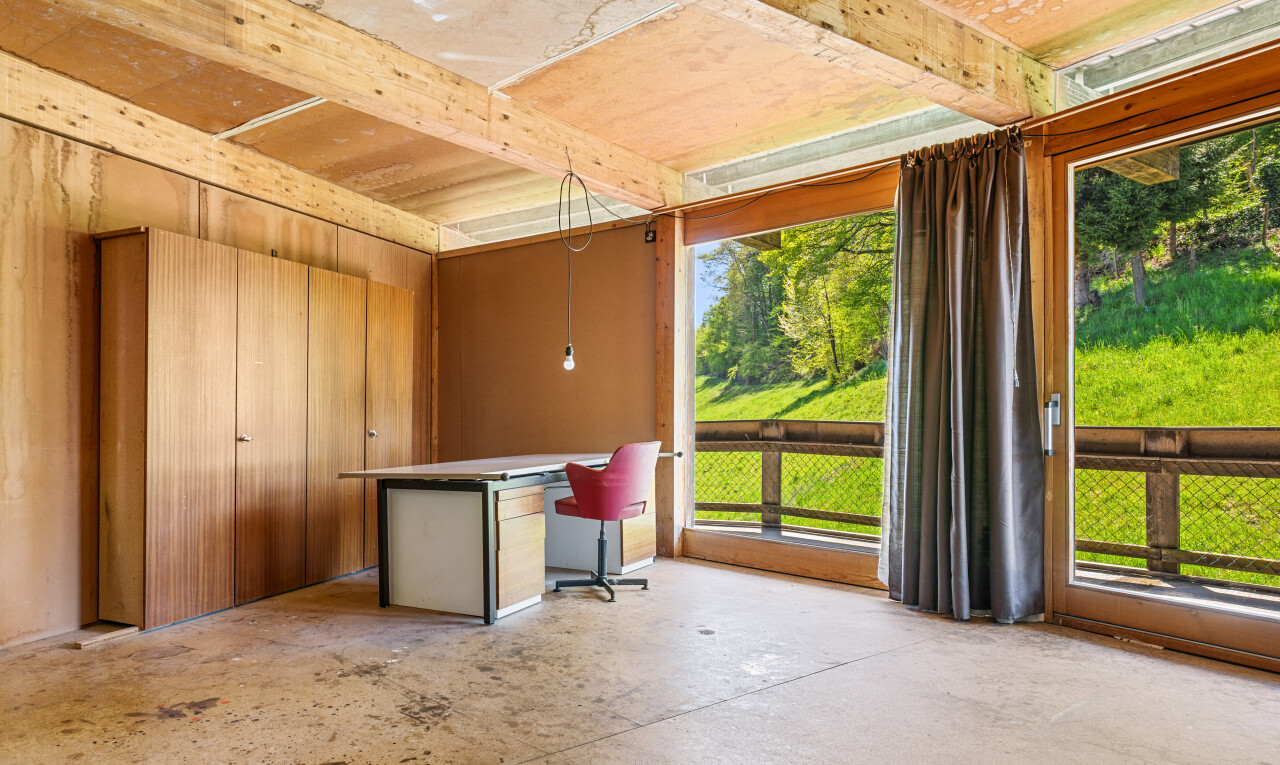 espace intérieur avec inside property et day time