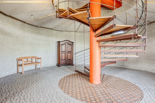 treppe mit inside property, teppich, und carpet