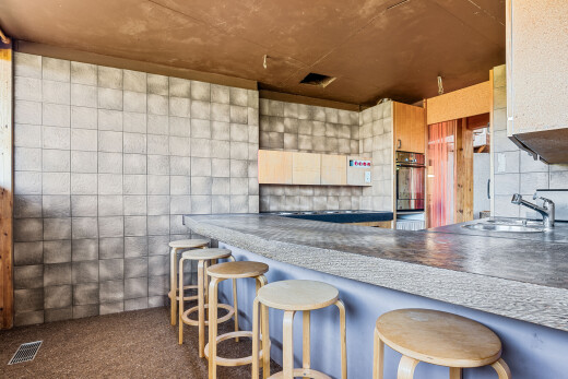 küche mit kitchen bar, küchenbar, ofen, inside community, und waschbecken