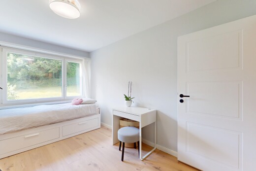 zimmer / schlafzimmer mit natural light, natürliches licht, inside property, drywall, und gipskartonwand