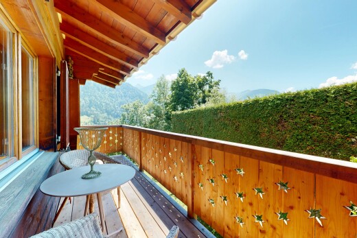 balcon avec from property, balcon, et day time