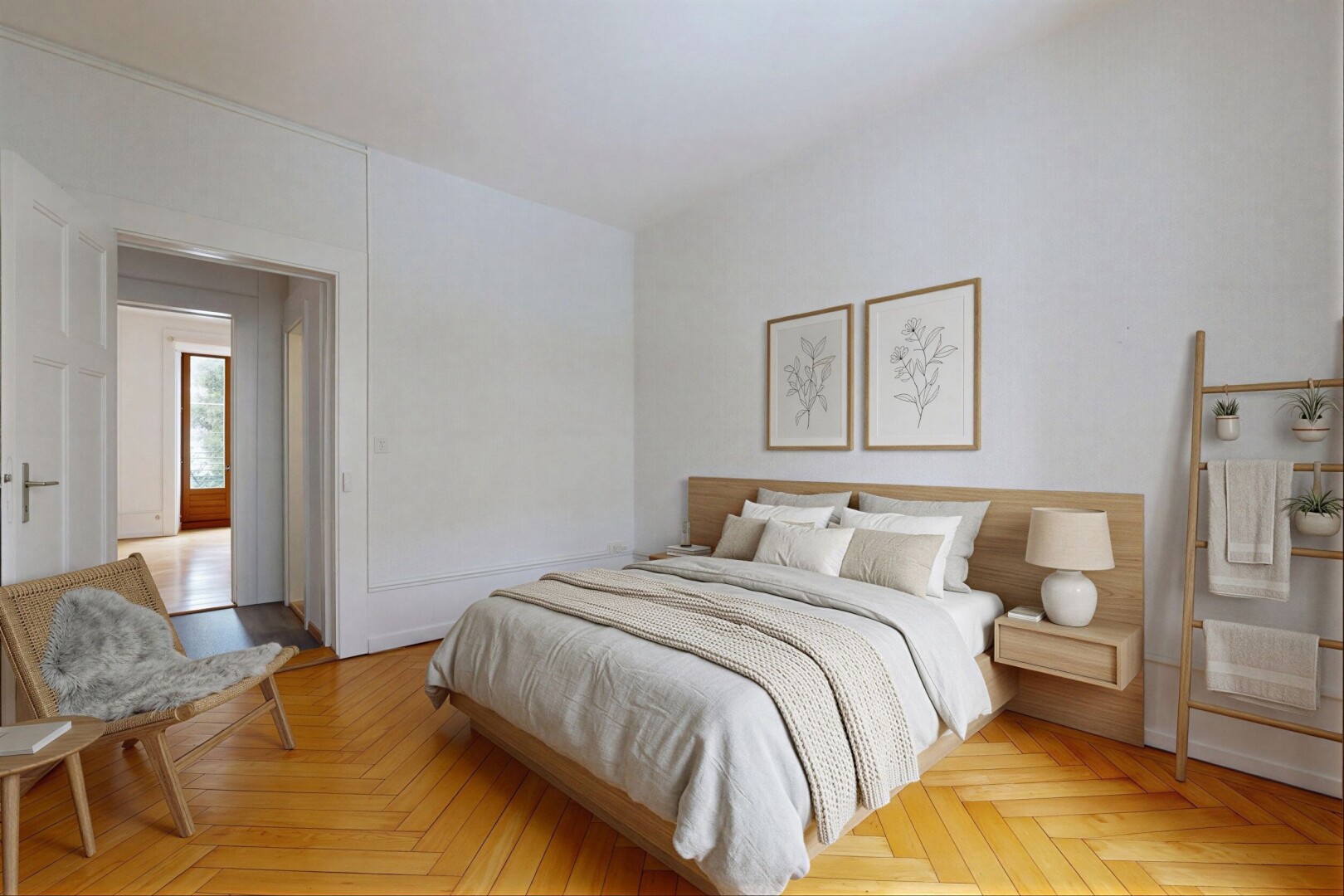 empty room featuring baseboards