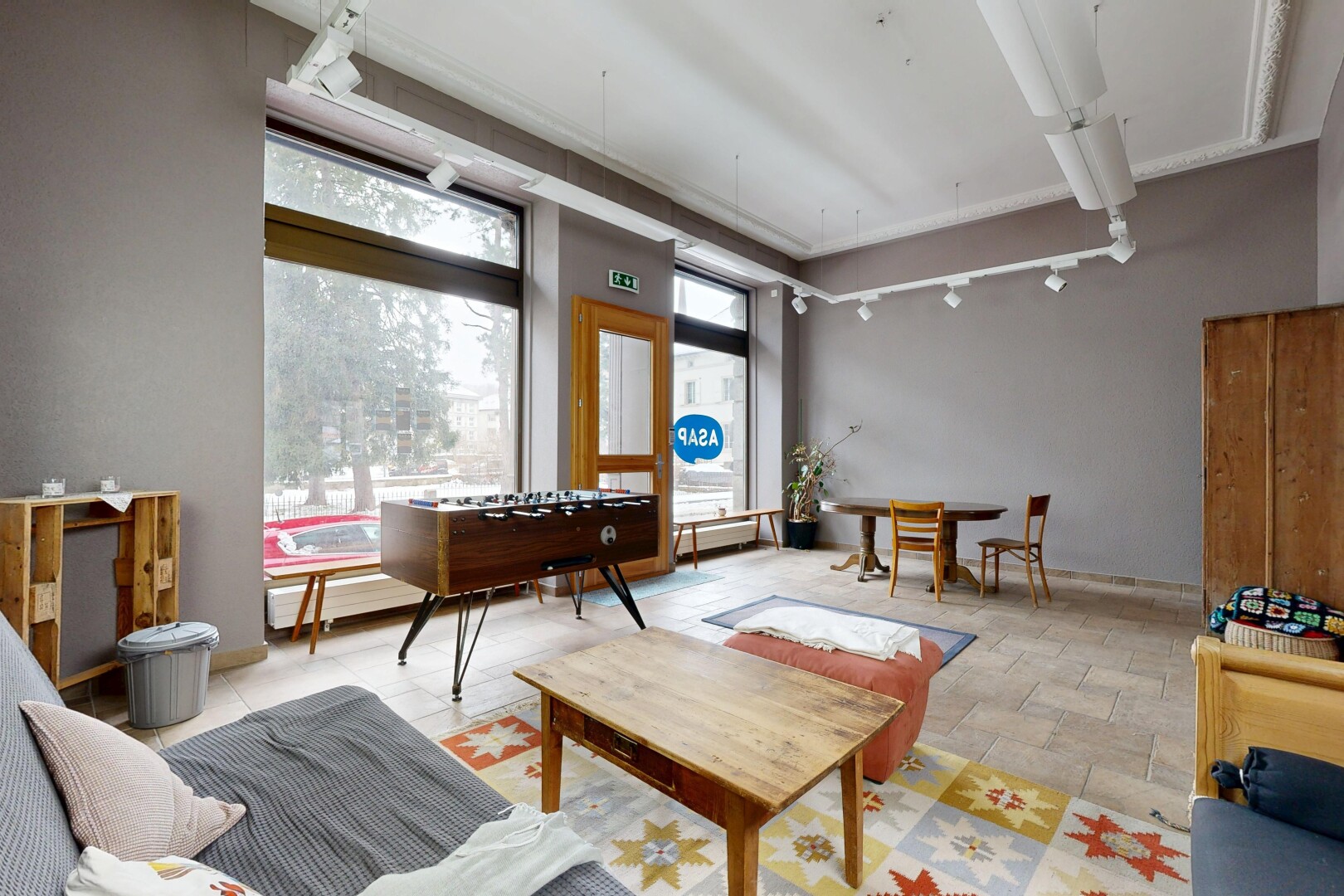living area featuring track lighting