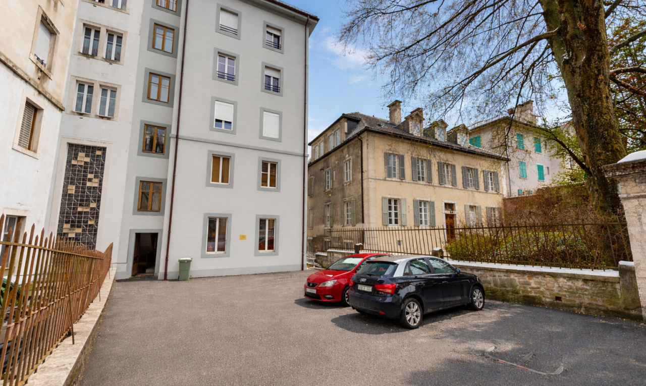 view of apartment building / complex