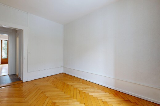 pièce vide avec parquet floor, lumière naturelle, natural light, inside property, et cloison sèche