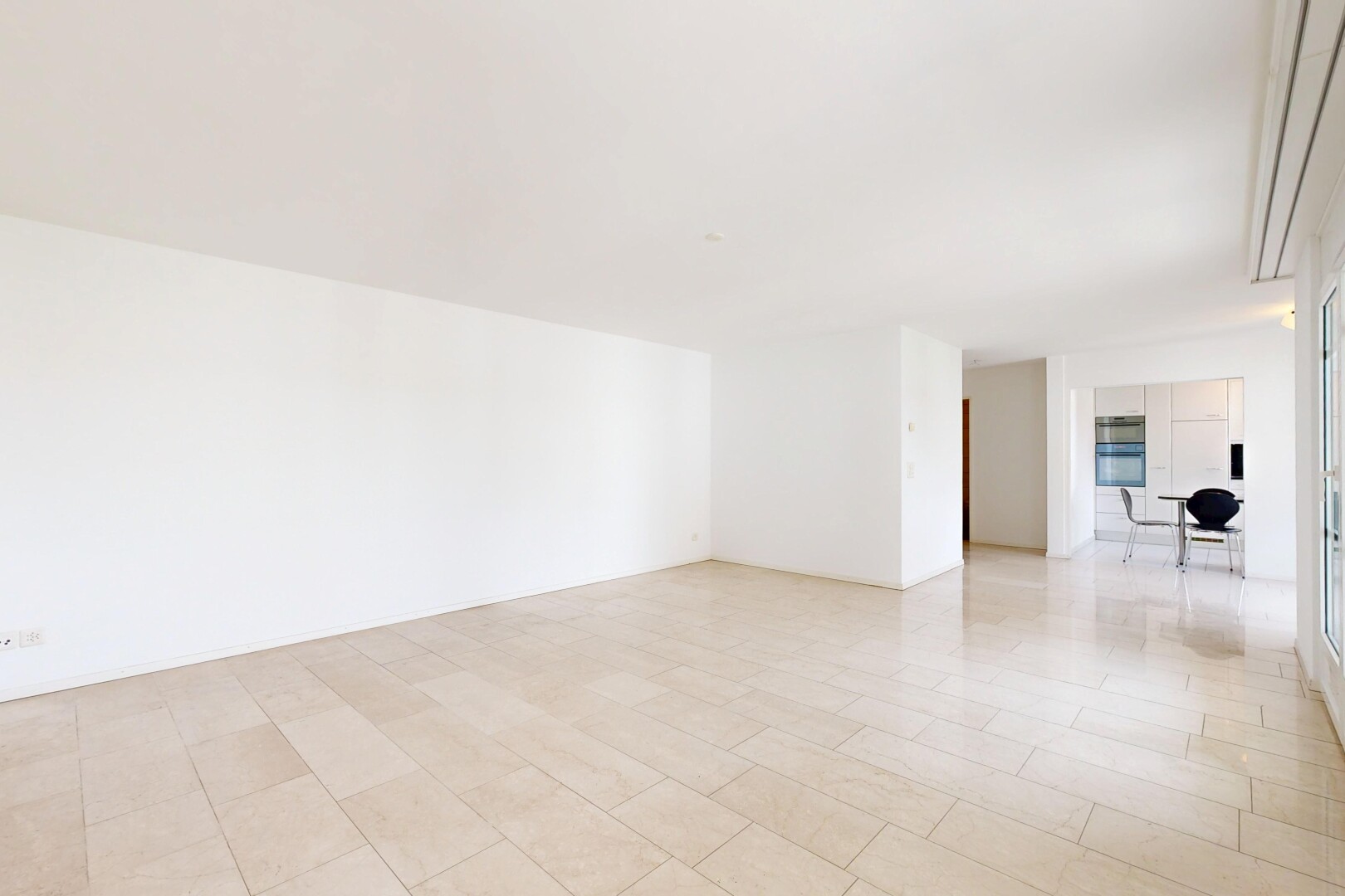 leerer raum mit drywall, gipskartonwand, inside property, und light floor