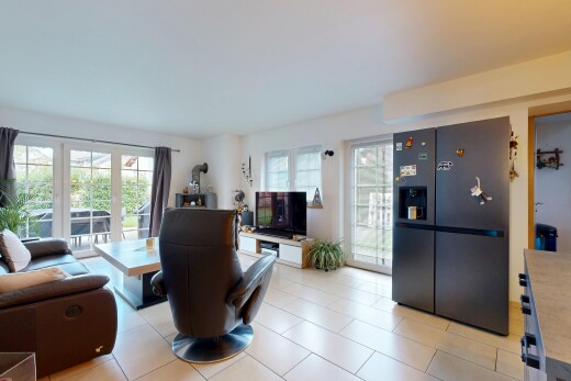 salon avec télévision, inside property, lumière naturelle, natural light, et cloison sèche