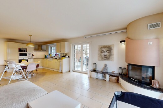 salon / salle à manger avec inside property, lumière naturelle, natural light, cloison sèche, et drywall