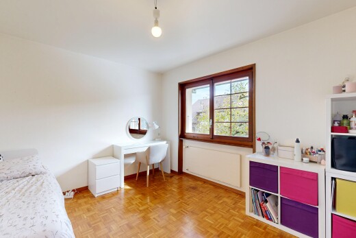 chambre avec lumière naturelle, natural light, cloison sèche, drywall, et inside property