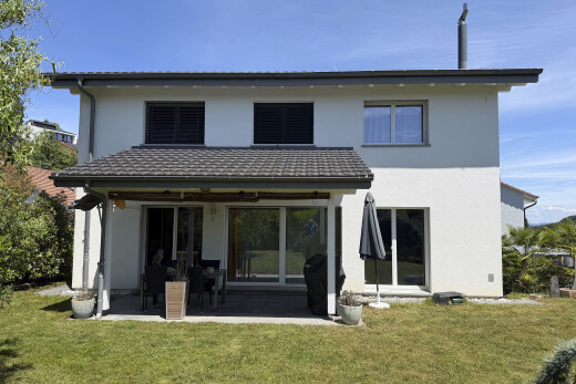 façade avec day time, terrasse, pelouse, from property, et bardage en stuc