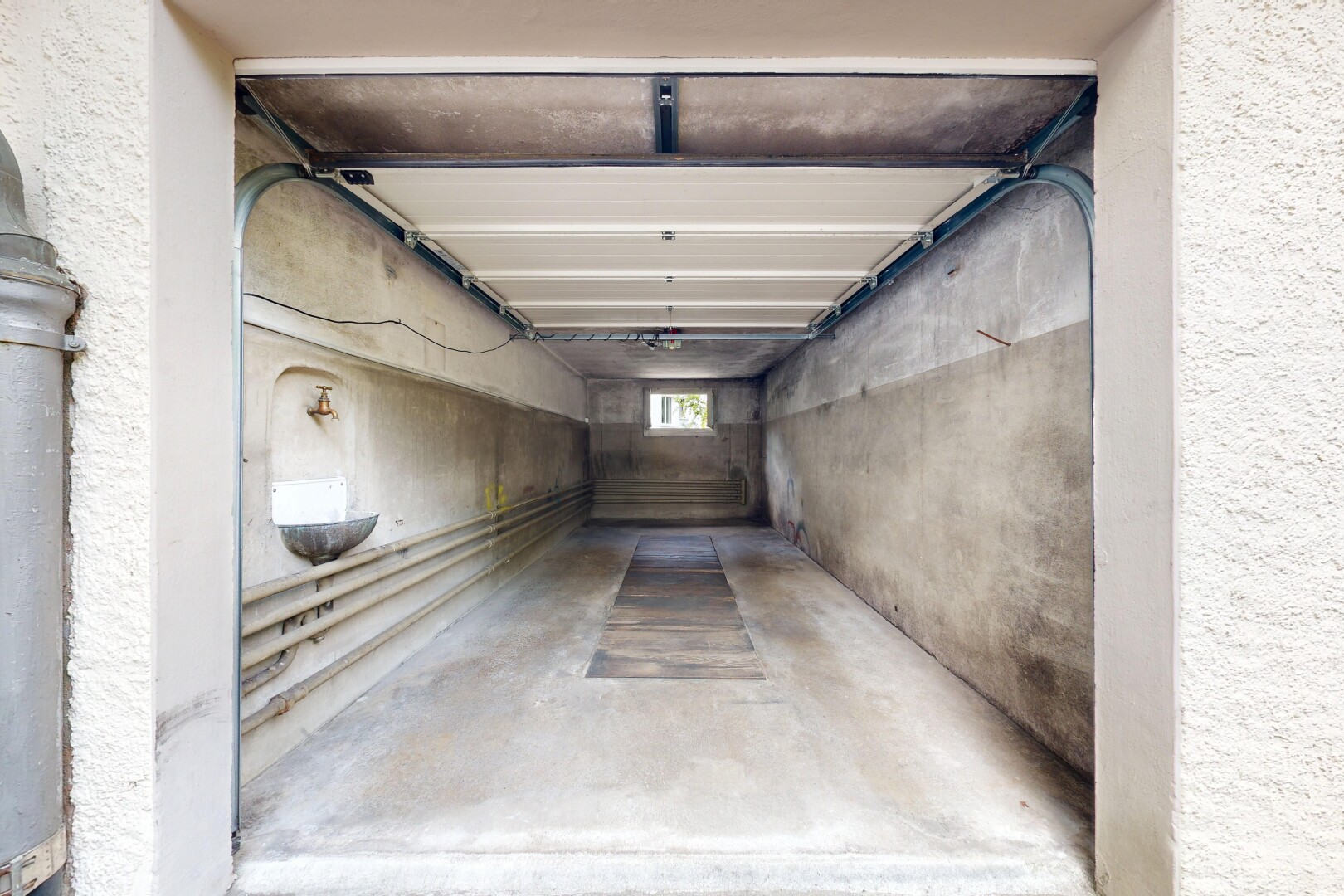 parken mit natürliches licht und inside property