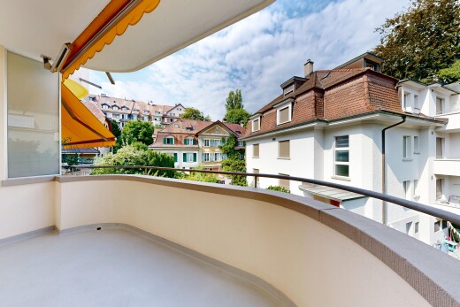 balkon mit balkon, from property, view focus, und day time