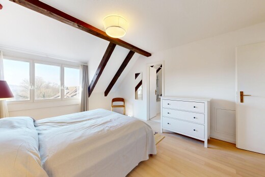 chambre avec natural light, lumière naturelle, day time, inside property, et drywall
