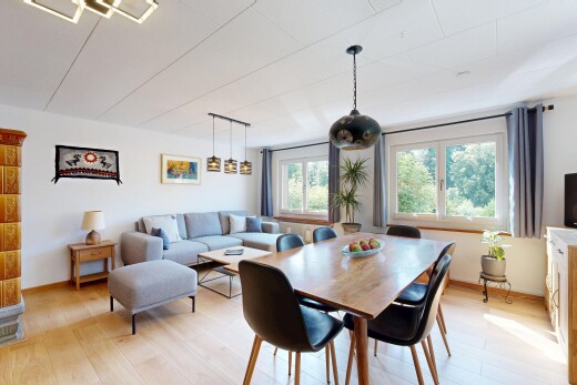 wohn- / esszimmer mit gipskartonwand, drywall, inside property, natürliches licht, und natural light