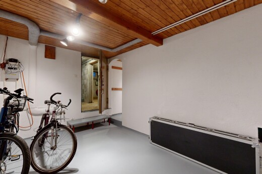 fitnessstudio mit finished concrete floor, concrete floor, wood ceiling, drywall, und inside community