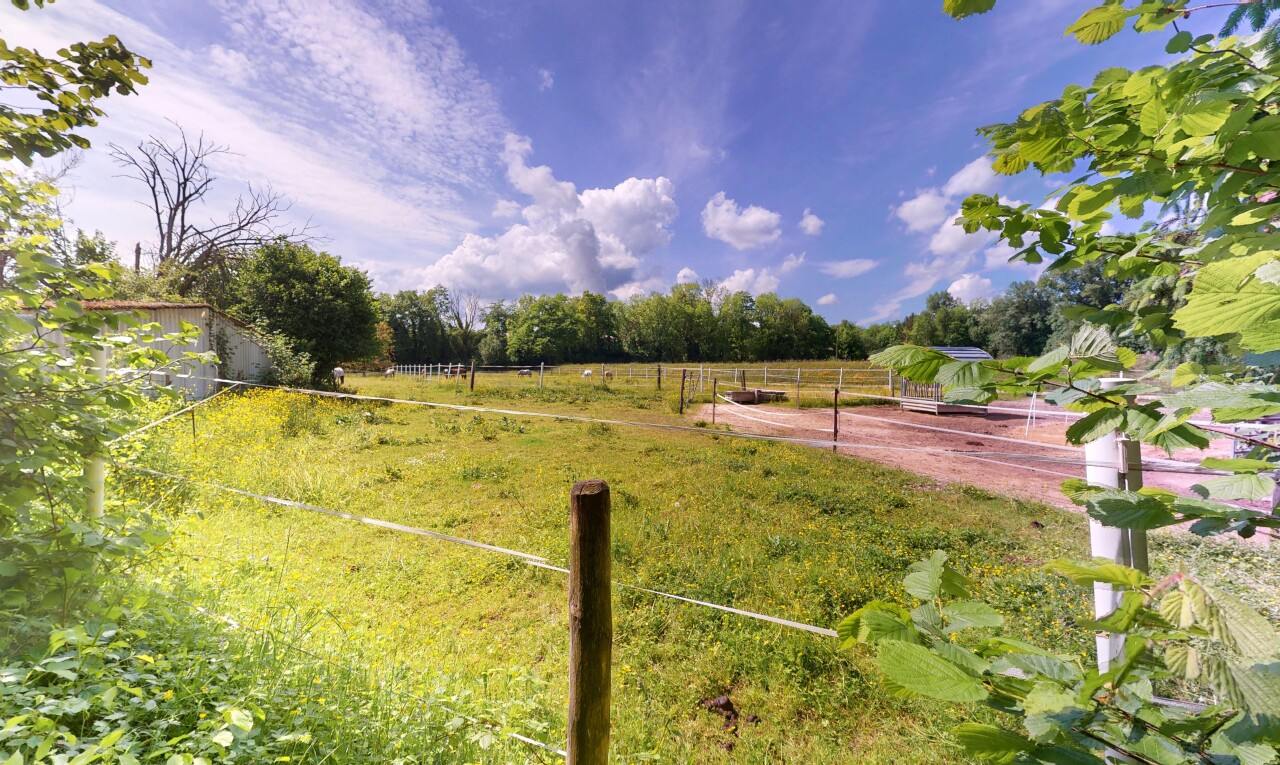jardin avec rural view, vue rurale, clôture, et day time